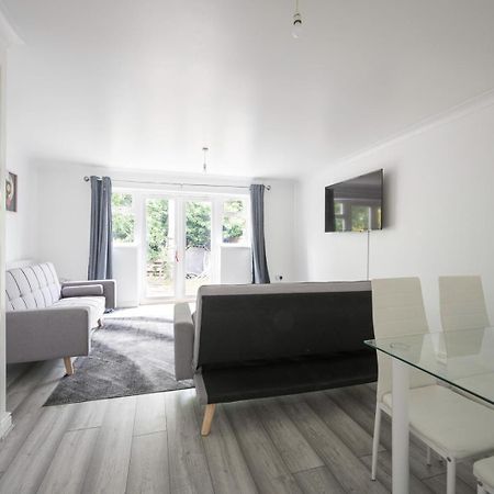 Maidstone Villa 3 Bedroom Free Sports Channels,Parking Sleeps 7 Extérieur photo