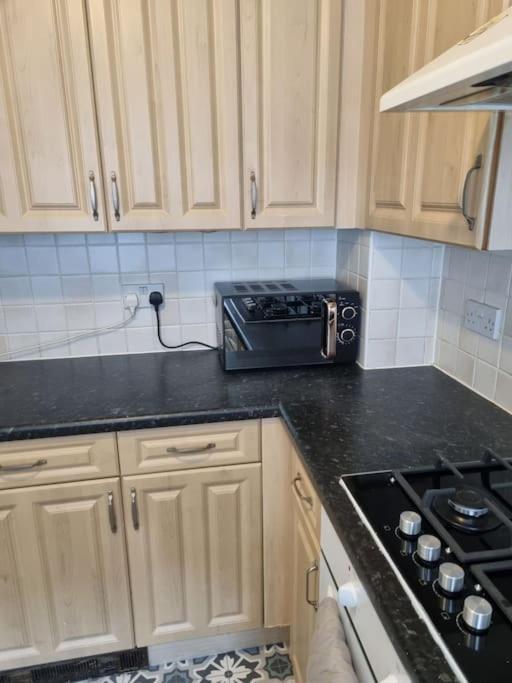 Maidstone Villa 3 Bedroom Free Sports Channels,Parking Sleeps 7 Extérieur photo