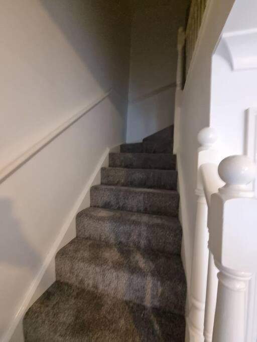 Maidstone Villa 3 Bedroom Free Sports Channels,Parking Sleeps 7 Extérieur photo