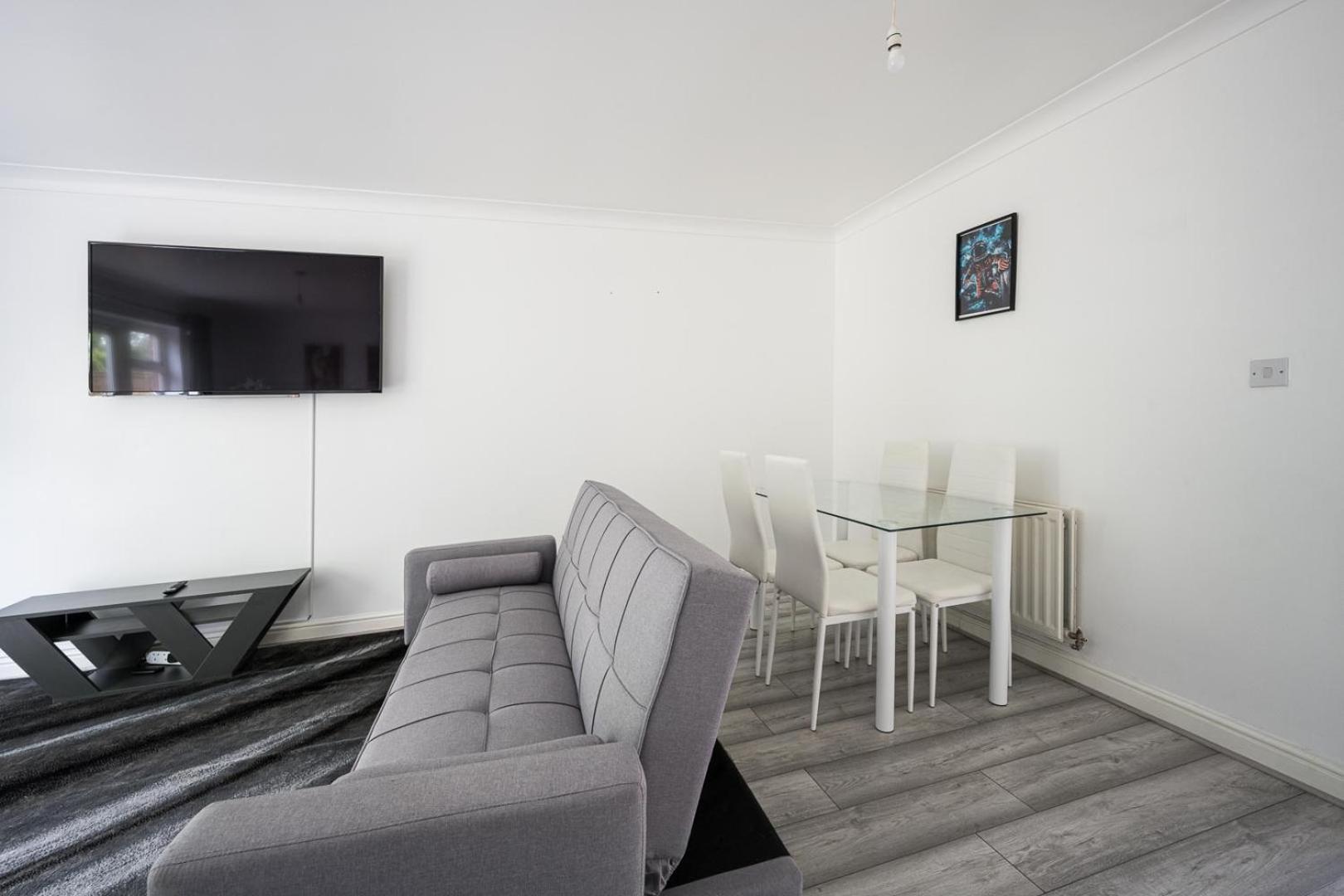 Maidstone Villa 3 Bedroom Free Sports Channels,Parking Sleeps 7 Extérieur photo