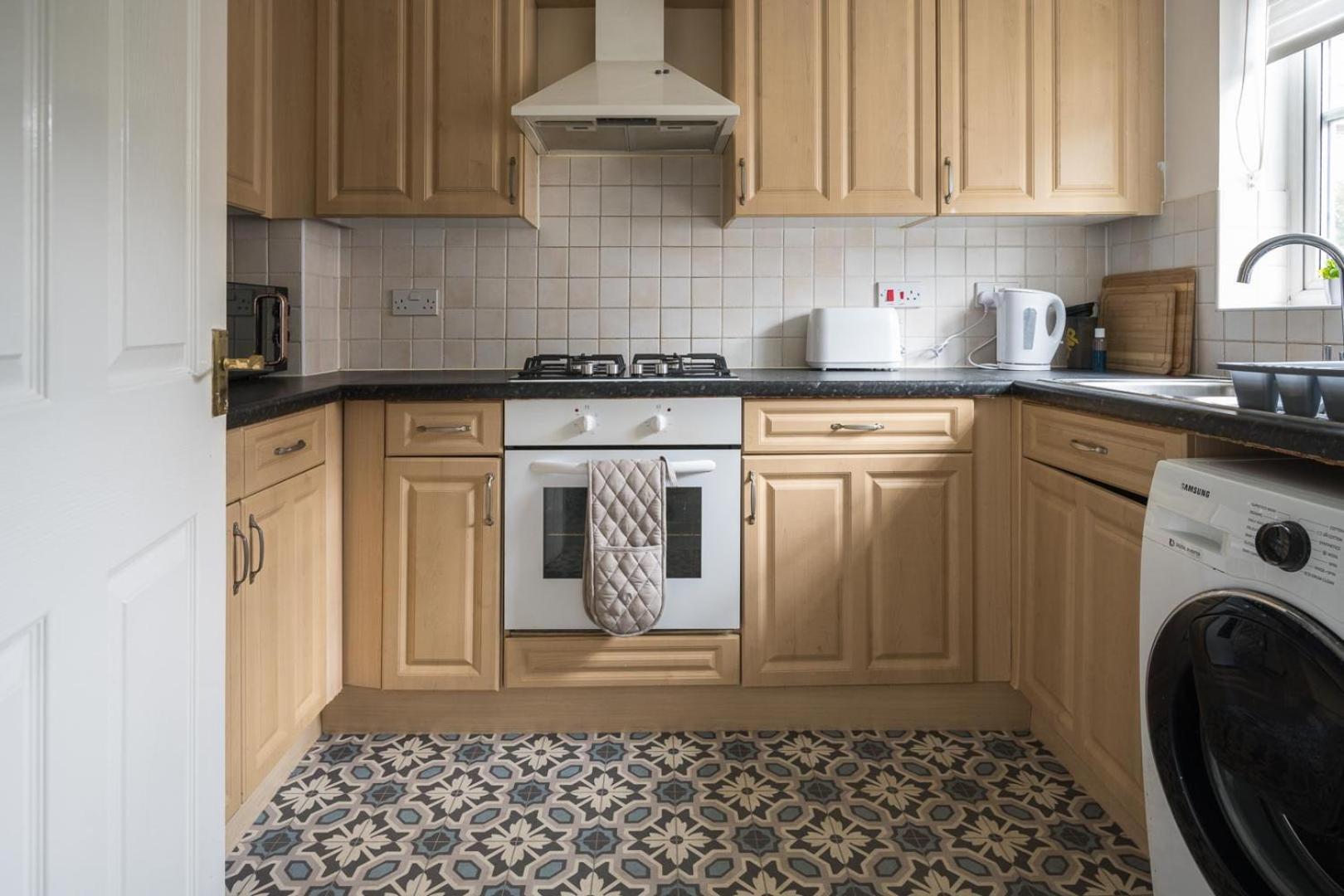Maidstone Villa 3 Bedroom Free Sports Channels,Parking Sleeps 7 Extérieur photo