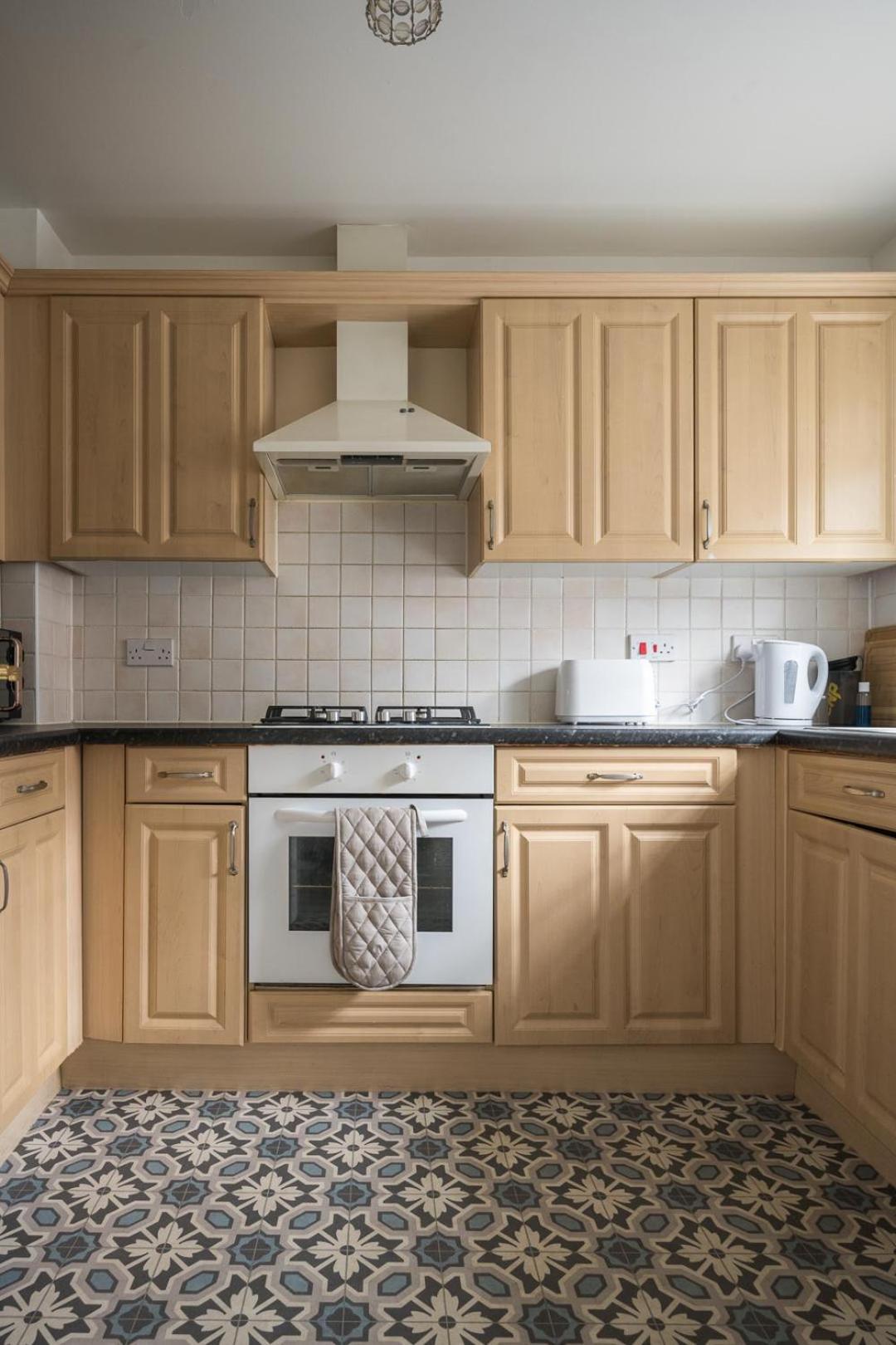 Maidstone Villa 3 Bedroom Free Sports Channels,Parking Sleeps 7 Extérieur photo