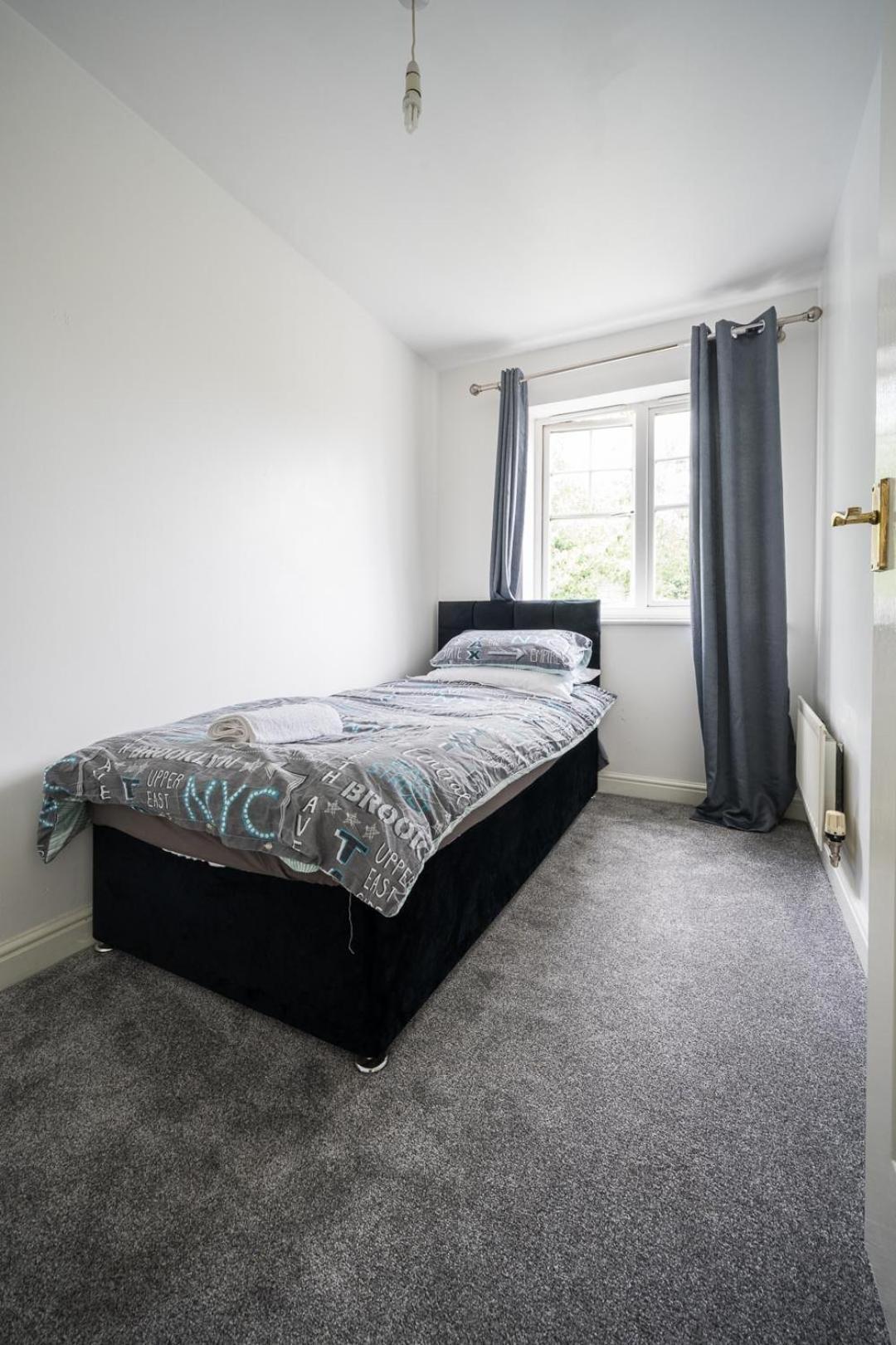 Maidstone Villa 3 Bedroom Free Sports Channels,Parking Sleeps 7 Extérieur photo