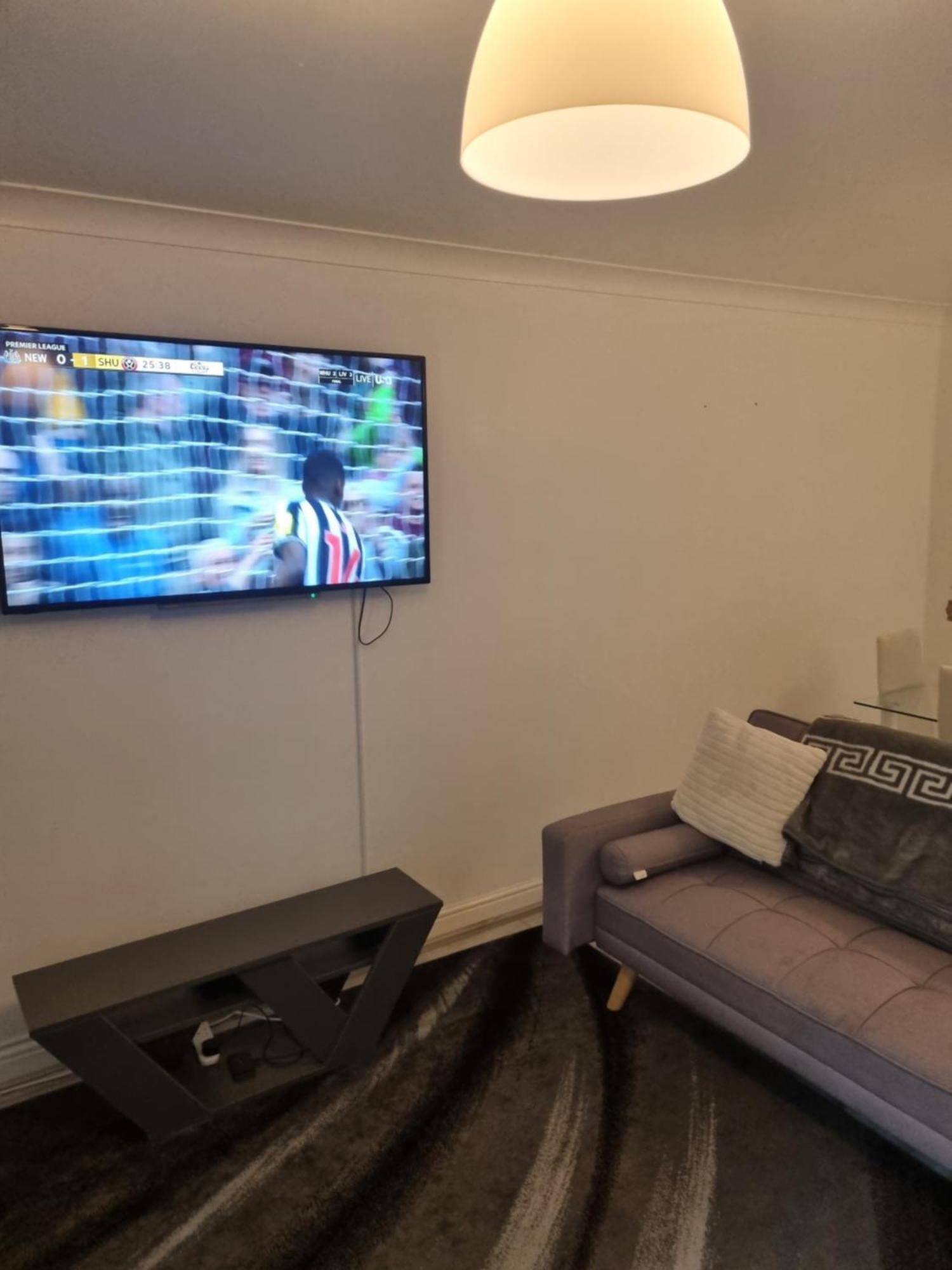 Maidstone Villa 3 Bedroom Free Sports Channels,Parking Sleeps 7 Extérieur photo