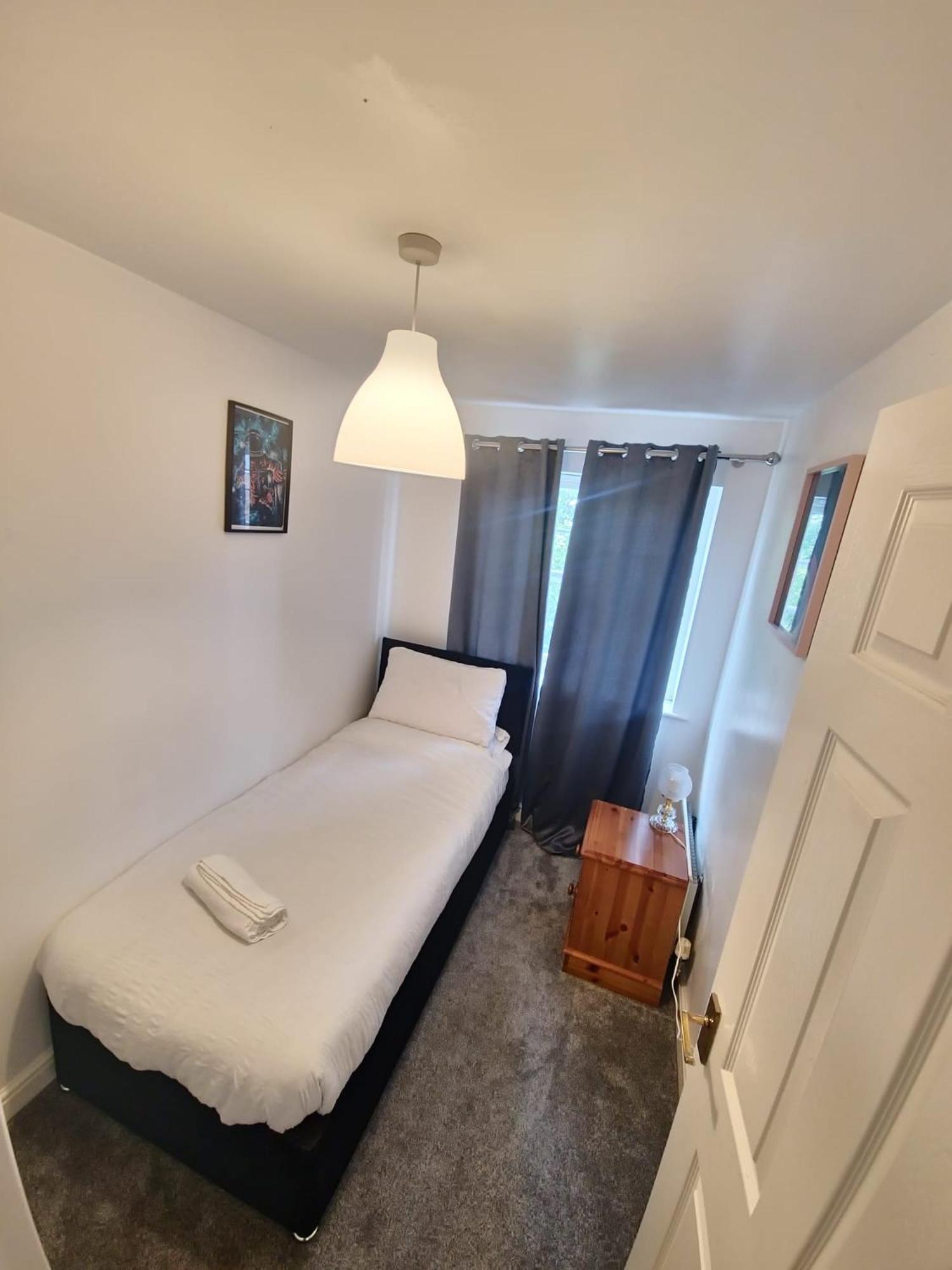 Maidstone Villa 3 Bedroom Free Sports Channels,Parking Sleeps 7 Extérieur photo